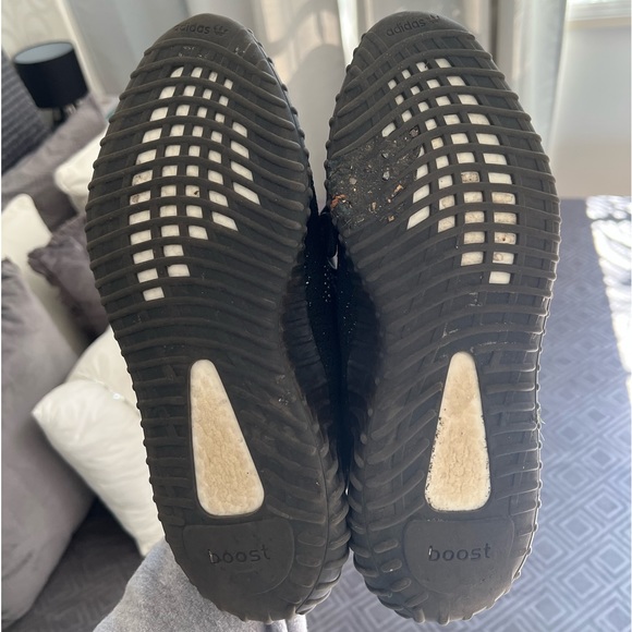 Designer shoe Yeezy boost - Picture 5 of 7